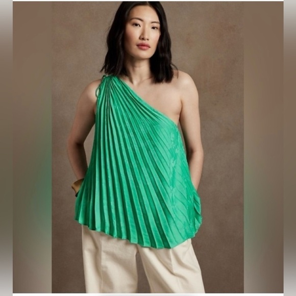 NWT Banana Republic Radiant One
Shoulder Top - M elegant Green Pleated - Picture 1 of 13